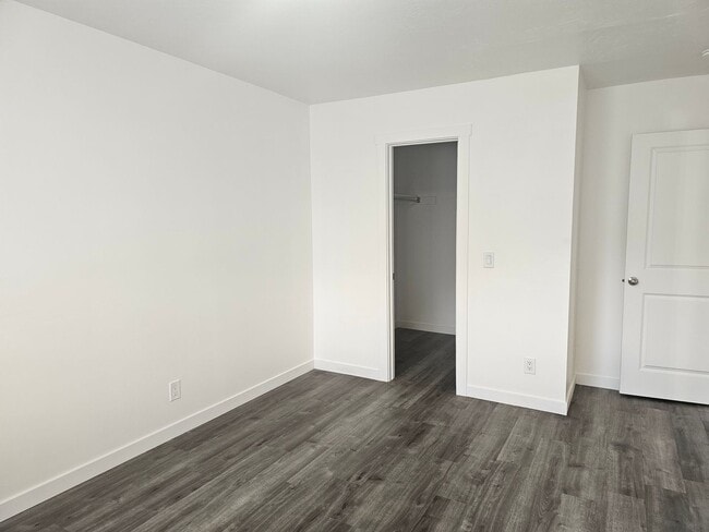 Building Photo - Check out this Beautiful 4 bedroom 2 Bathroom Home in West Valley Ut!!