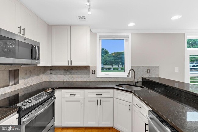 Building Photo - 1134 Lake Heron Dr