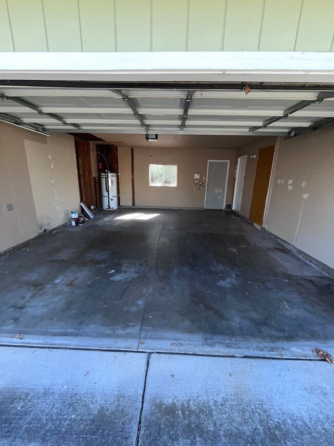 Building Photo - NICE UPDATED HOME IN ELK GROVE!!