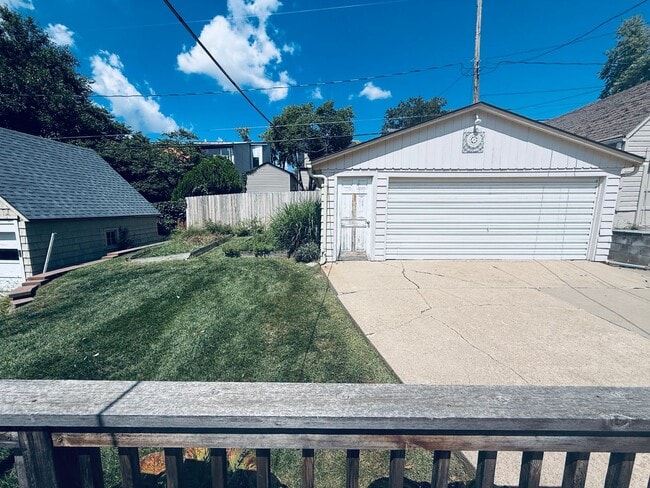 Building Photo - 4666 Poppleton Ave