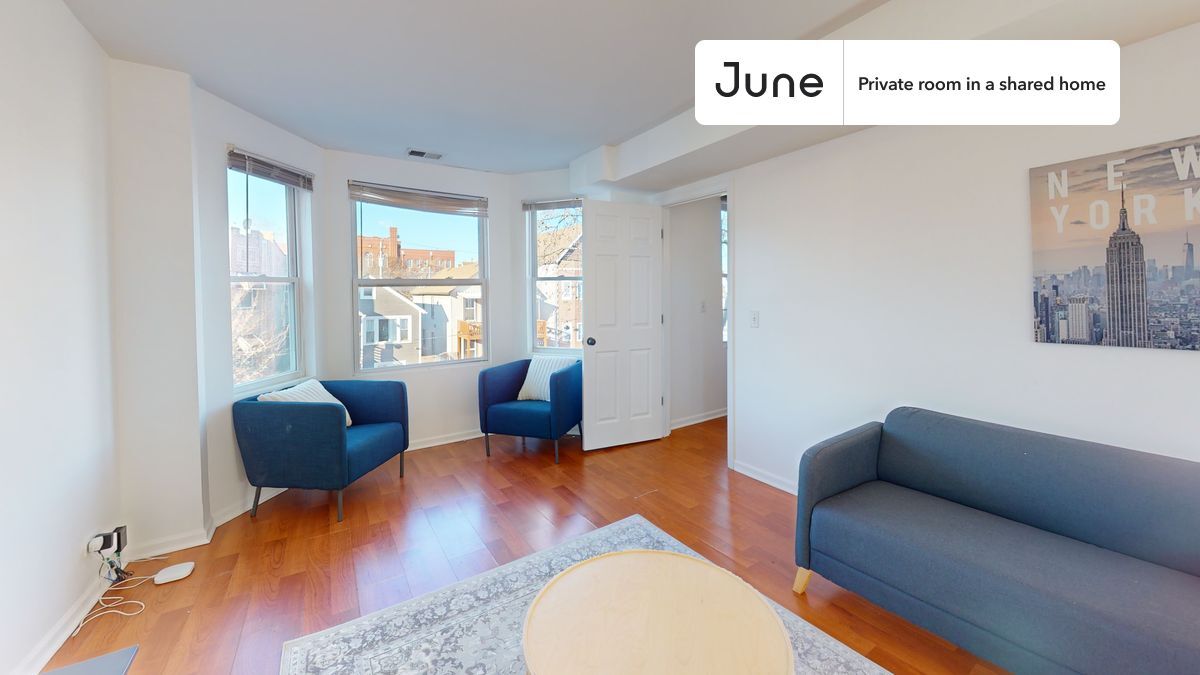 Building Photo - Room in Shared 3 bed/1 bath home