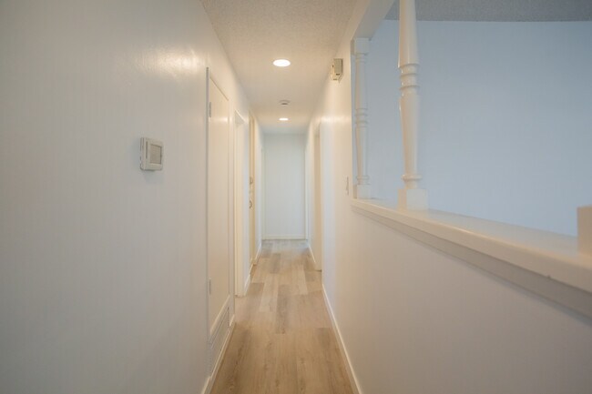 Building Photo - 11801 Rexford Rd