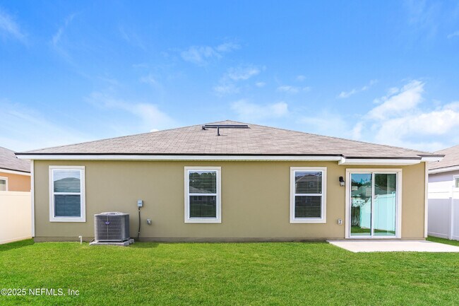 Building Photo - 2438 Sea Palm Ave