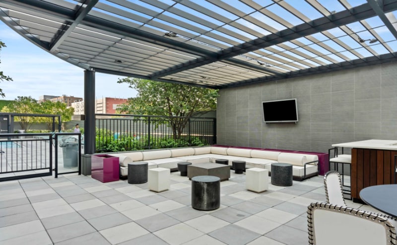 Building Photo - 706 S Sherman St