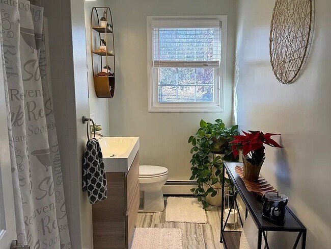 Building Photo - 83 Whiting St