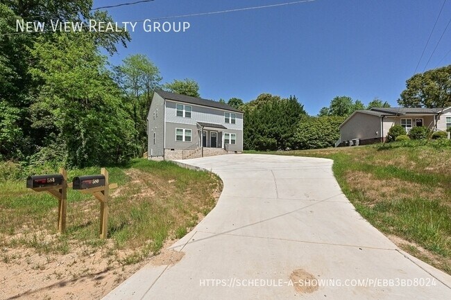 Building Photo - 584 Pleasant Ave