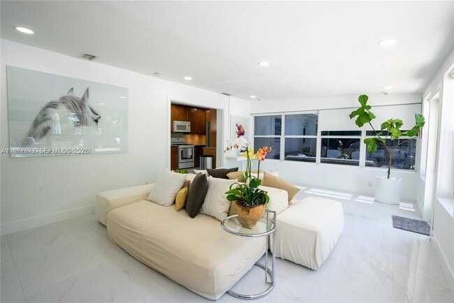 Building Photo - 31 SW 6th St