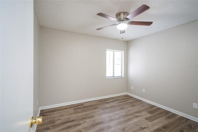 Building Photo - 4212 E Temple Heights Rd