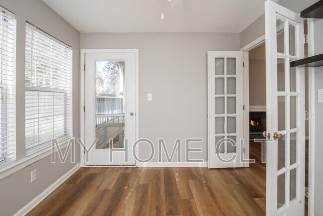 Building Photo - 8117 Tremaine Ct