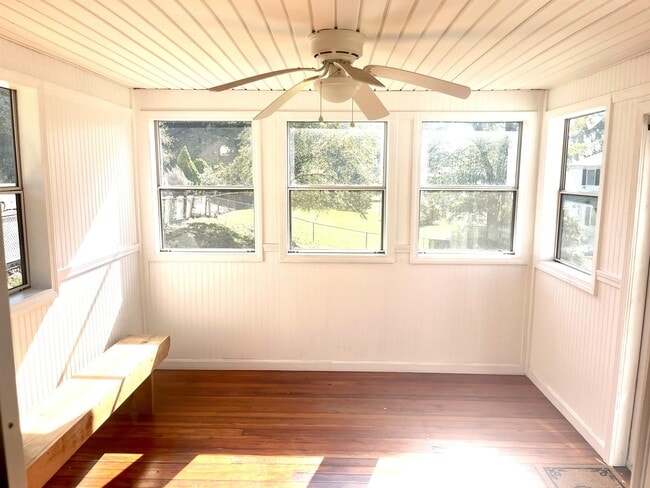 Building Photo - 385 Hartford Ave