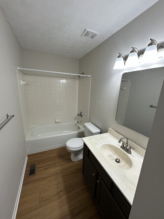 Building Photo - 1015 Venetian Terrace