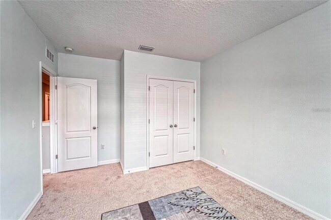 Building Photo - 3903 Silverlake Way