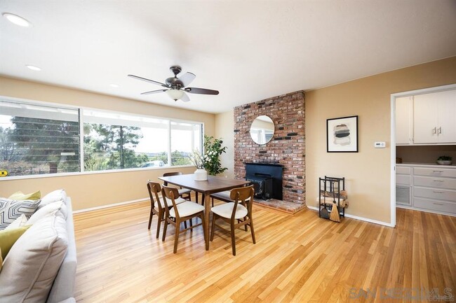 Building Photo - 8810 Mariposa St