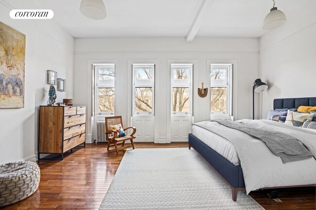 Building Photo - 52 Midwood St