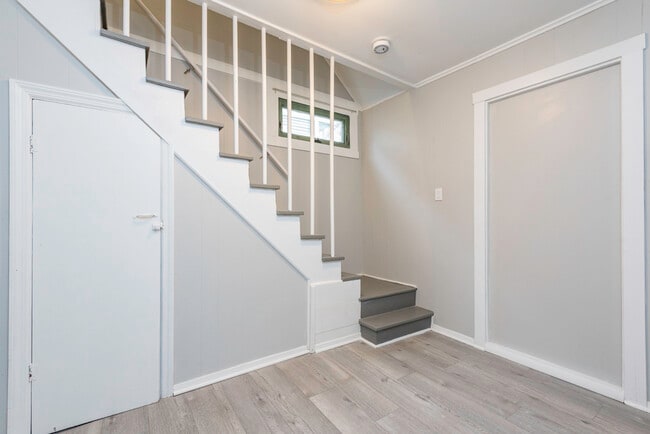 Building Photo - 510 Forest Glen Dr