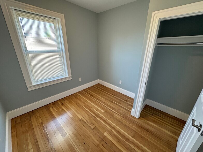 Building Photo - 29 Cameron Ave