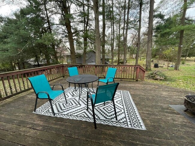 Building Photo - 3840 E 10th St