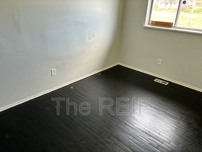 Building Photo - 6203 Hilton Ln