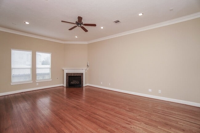 Building Photo - 5730 Kansas St