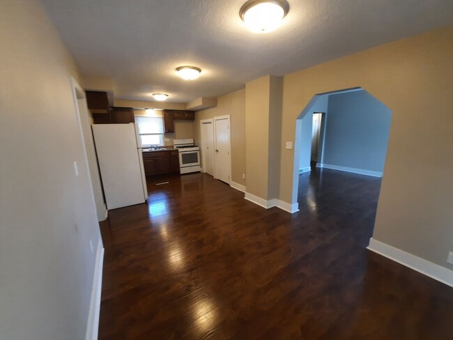 Building Photo - 3 Bedroom, 2 Bathroom Home with 1+ car att...