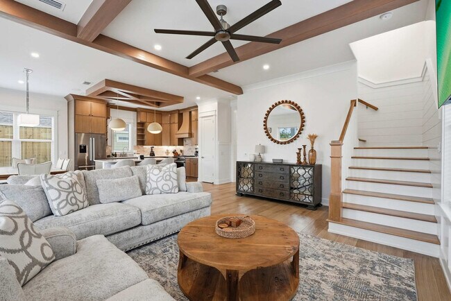 Building Photo - 304 Palm Beach Dr