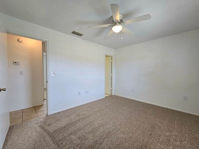 Building Photo - 3940 Spoonbill Ct