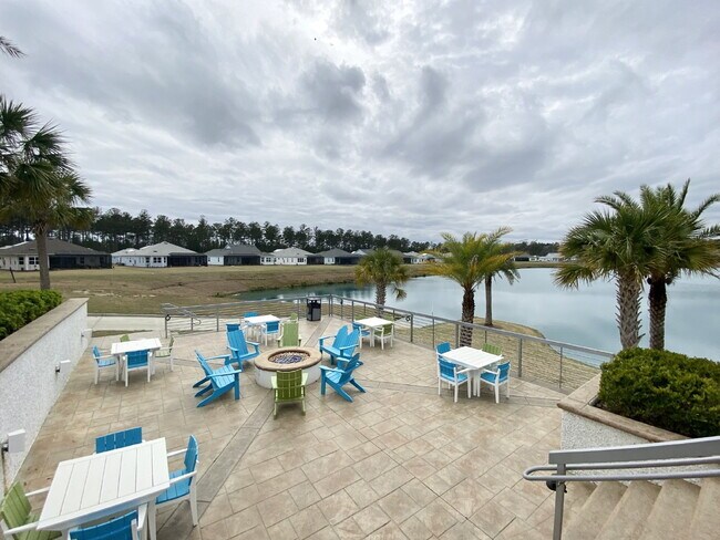 Building Photo - Margaritaville Two Bedroom Fully Furnished Home!