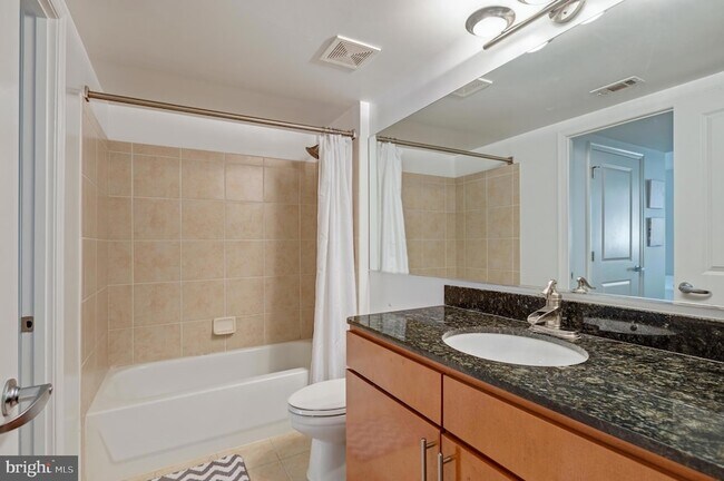 Building Photo - 915 E Street NW Unit 1001