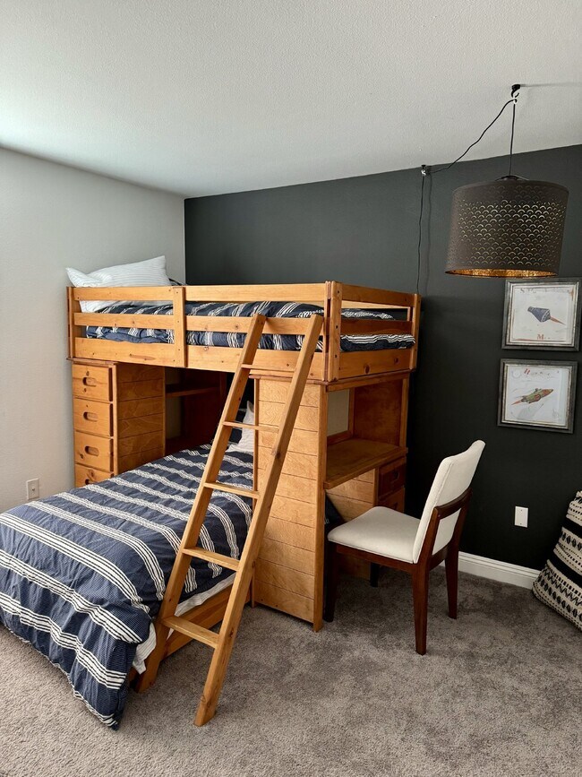 Building Photo - Fully Furnished 3BD/2BA in SW Vegas | Gate...