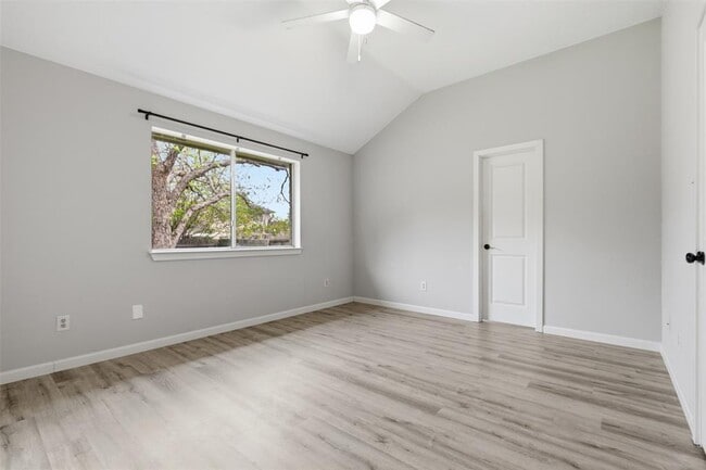 Building Photo - 508 Battlecreek Ln