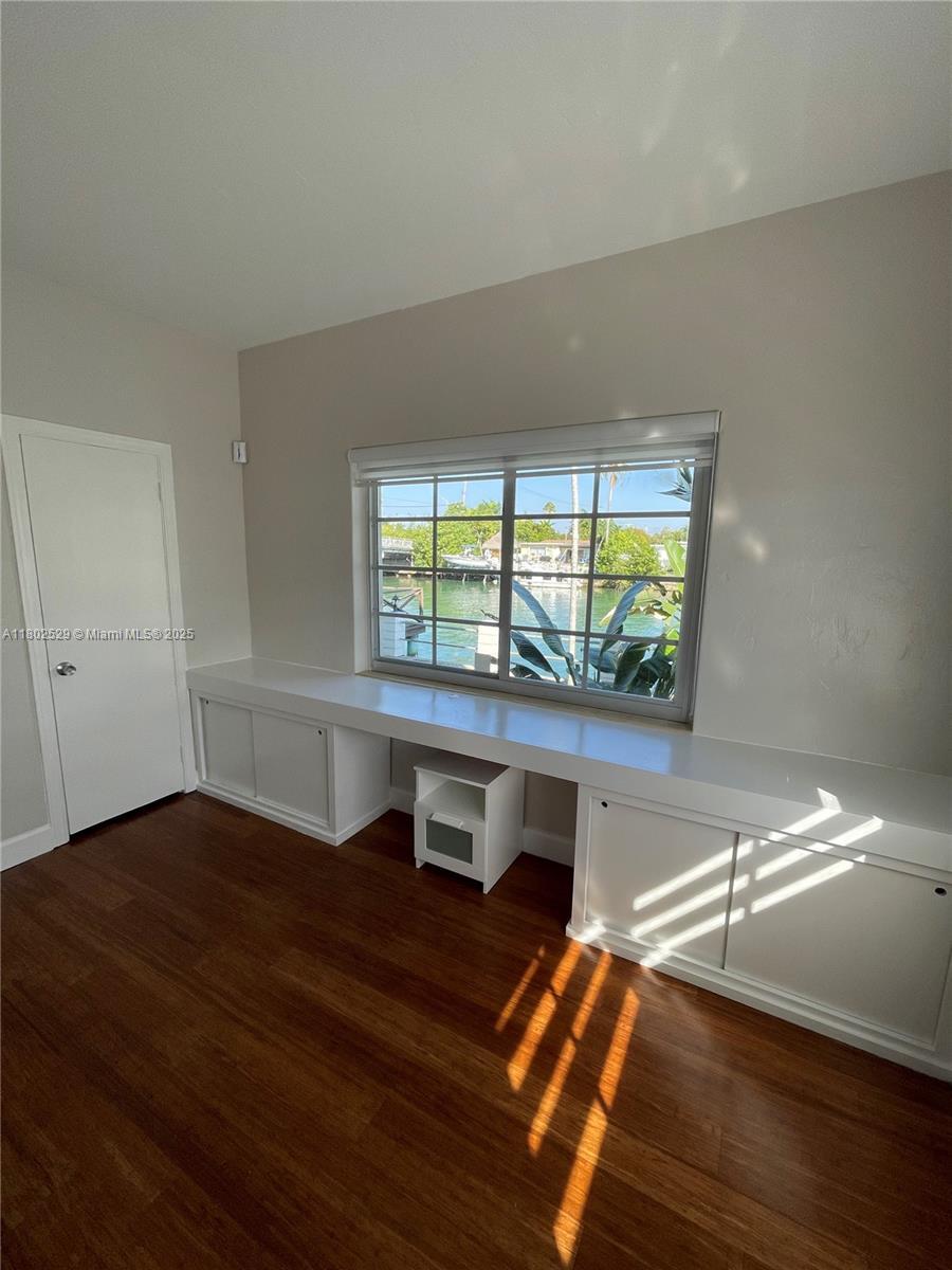 Building Photo - 2133 Calais Dr