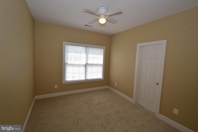 Building Photo - 43076 La Riva Dr