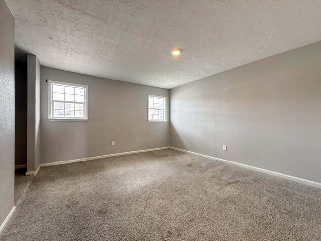 Building Photo - 11873 Algonquin Dr