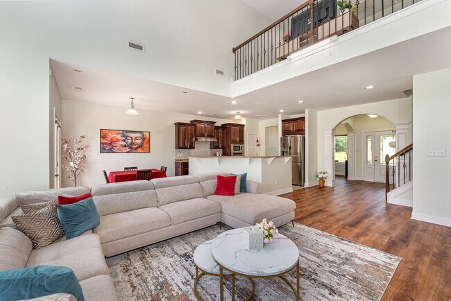 Building Photo - Beautiful 4/3 in High Point