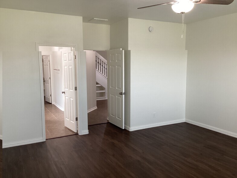 Building Photo - 6434 Tea Tree Dr