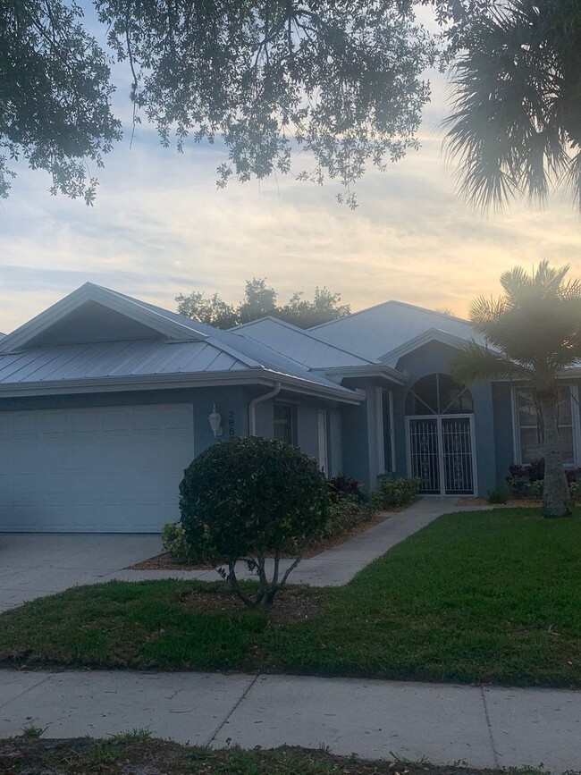 Building Photo - COMING SOON! Fully renovated 3/2/2 House i...
