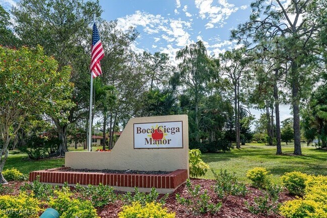 Building Photo - 2009 Pine Isle Ln