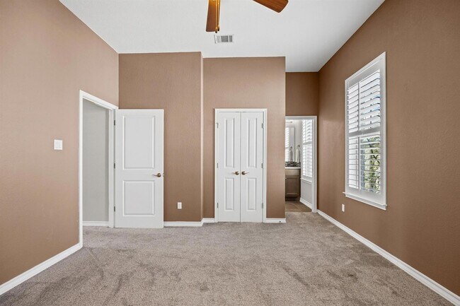 Building Photo - 1112 Highknoll Ln