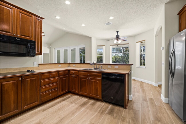 Building Photo - 4085 Crooked Mile Rd