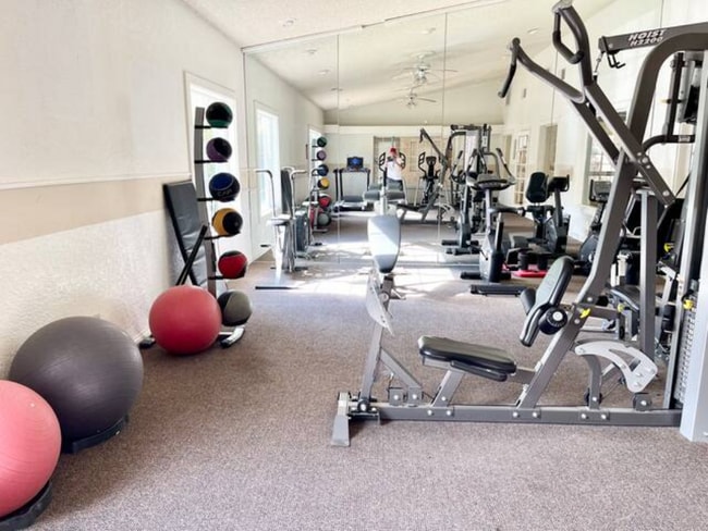 Building Photo - 211 Mission Laguna Ln