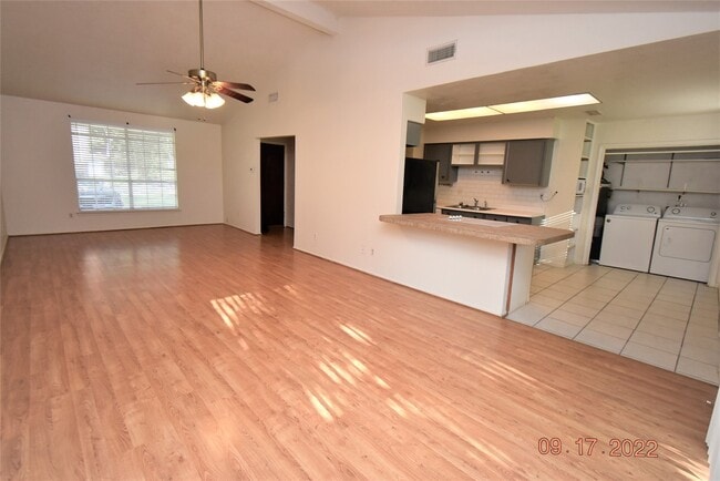 Building Photo - 1911 Westlake Rd