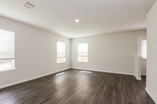 Building Photo - 2438 Gibbs Bend Ct