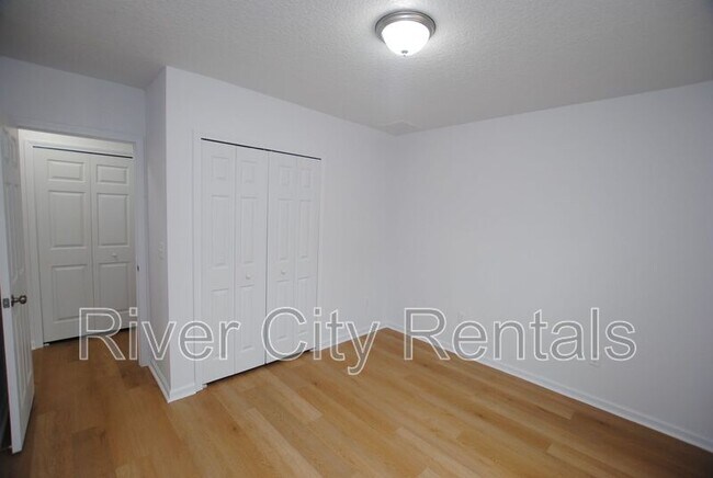 Building Photo - 5749 Silver Sands Cir