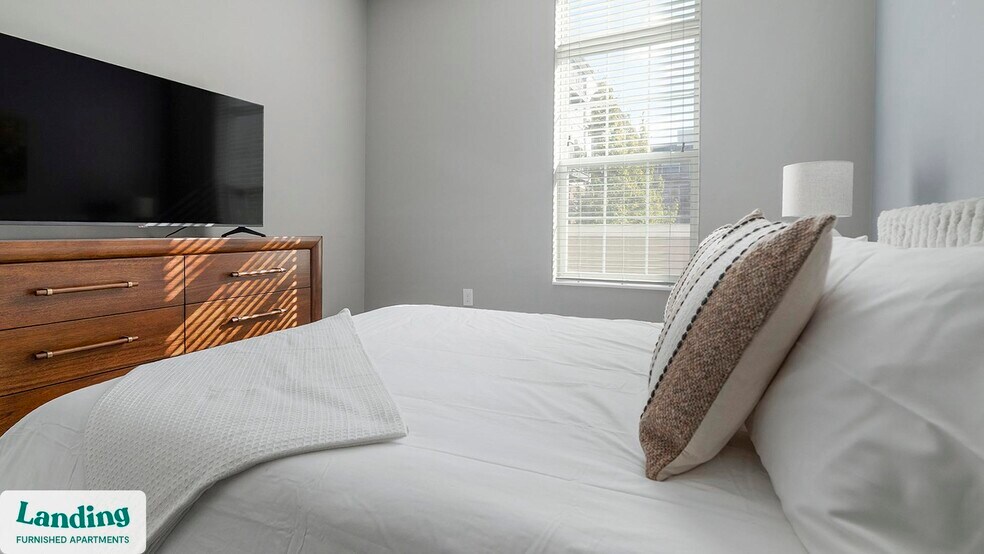 Building Photo - 41 E 9th Ave