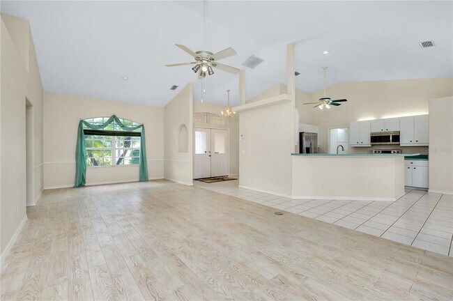 Building Photo - 15140 Lyneburg Ave