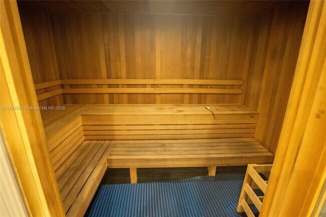 Building Photo - 10660 S Lago Vista Cir