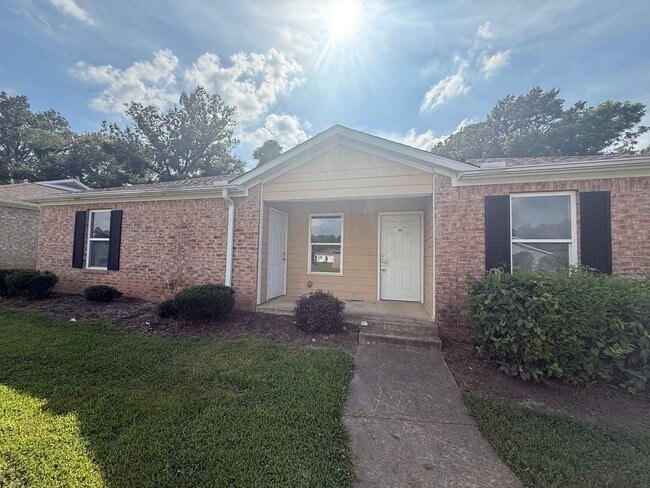 Building Photo - uTown - Your Perfect Rental Community!