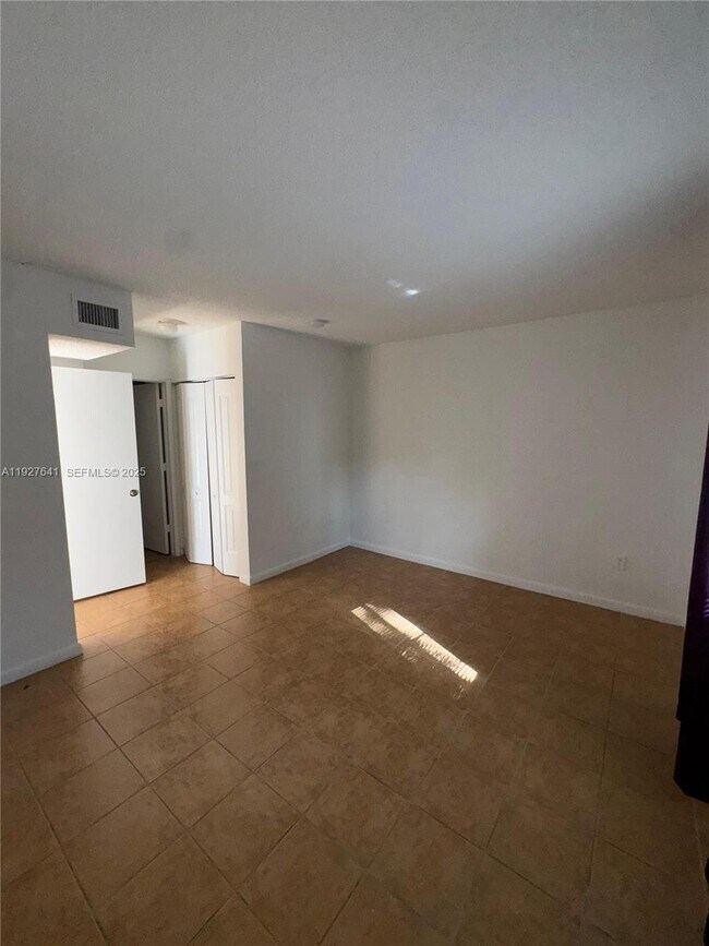 Building Photo - 4708 NW 114th Ave