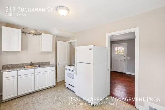 Building Photo - 213 Buchanan St