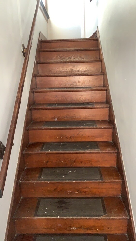 Building Photo - 128.5 Pointview